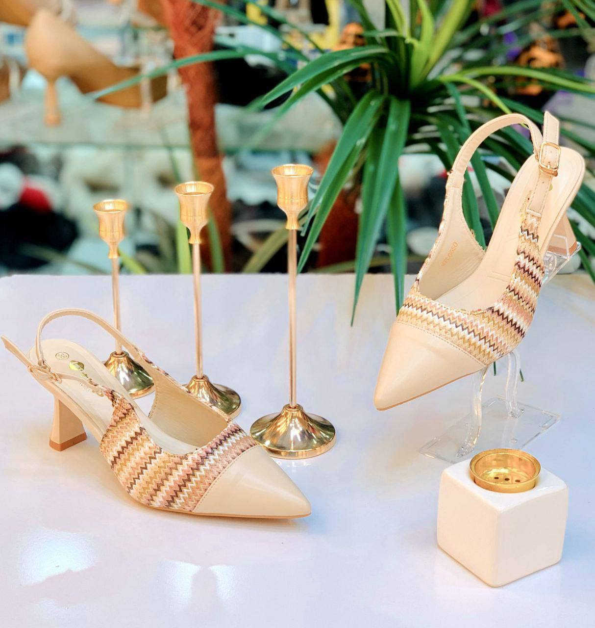 كعب ارتفاع 5 سم
السعر 14
37-38-39-40-41


**إذا كنت صاحب هذا الإعلان وتريد حذفه لأي سبب، رجاءا أرسل رسالة إلى الدعم الفني**