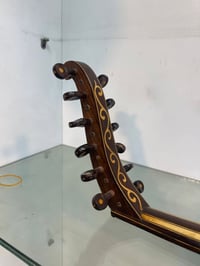 عود من صناعة الاسطة فؤاد جهاد للبيع الاستفسار خاص او على الرقم +964 77...