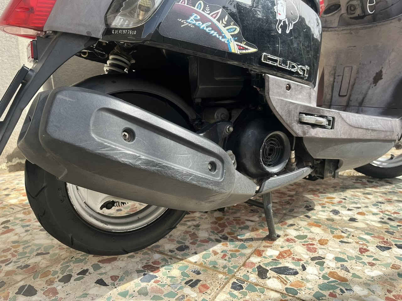 سلام عليكم 
بوليس 2011 {للبيع}
كفاله عامه .

 مراوس بـ فله او جبلي
حسب القناعه 

السعر خاص او اتصال

        ***********
