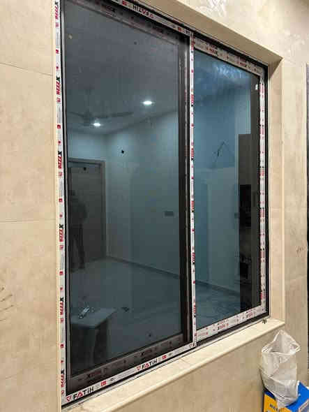 الحمدلله تتم النعم......
تم اكمال عمل شبابيك سلايد ٧.٥سم ري تركي ثقيل مع جام ١٠ملم مسكرت. وابواب مفصلي للصحيات مع جام مضبب وعمل الشبابيك يكون مقطع تركي الون والثكنس من اختيار الزبون جام ٦ملم اي لون نرماده بيم. مانع ذباب لكل شباك  كيلون سبانيول لاستيك امطار وفرشة غبار والقياس يكون واقع حال واي سؤال اني حاضر
***********
