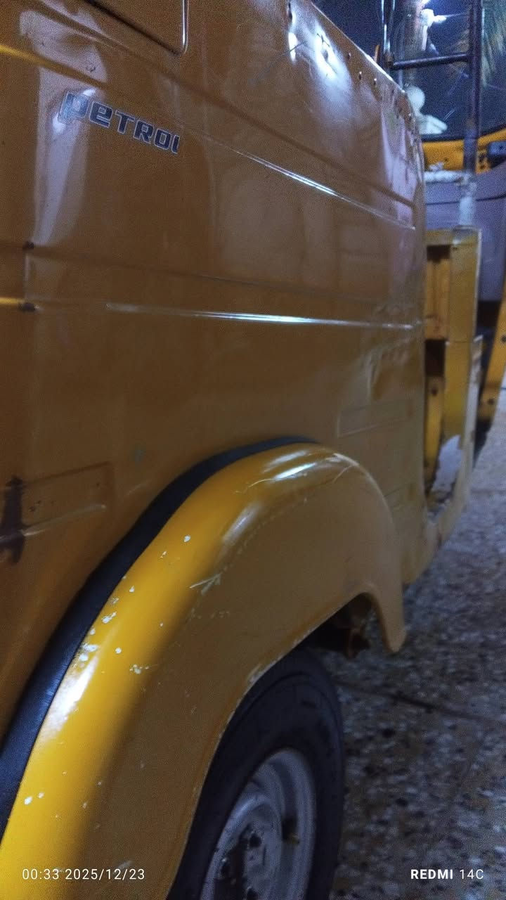 يالله سلام عليكم 
تكتك البيع 19 دوس تعمير جديد 
بيه خيط تبخير 

السعر /5/ونص 

مرقم بسمي نكليزي 

الجادر اليوم شديتة 
الرقم /***********

بغداد الحسينية
