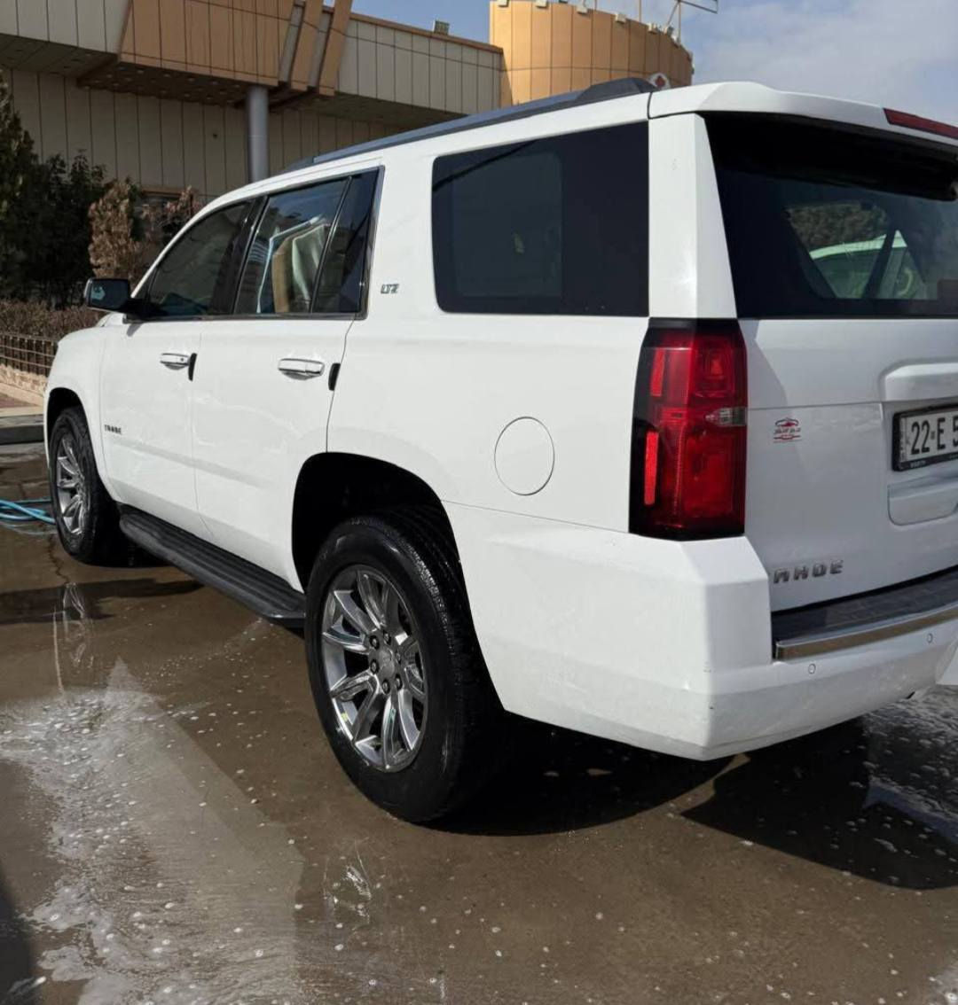 كفاله عامه ولبيه كاتبه
تاهو خليجي ابيض ٢٠١٧ نضيفه جدا 
بيه صبغ  شبر في الباب الامامي البصف السايق  كما موضح في صوره 
بيه سبع رصعات خفاف كلش بل بنيد مال حالوب 
كفاله عامه 
مكان السياره بغداد زيونه 
***********
