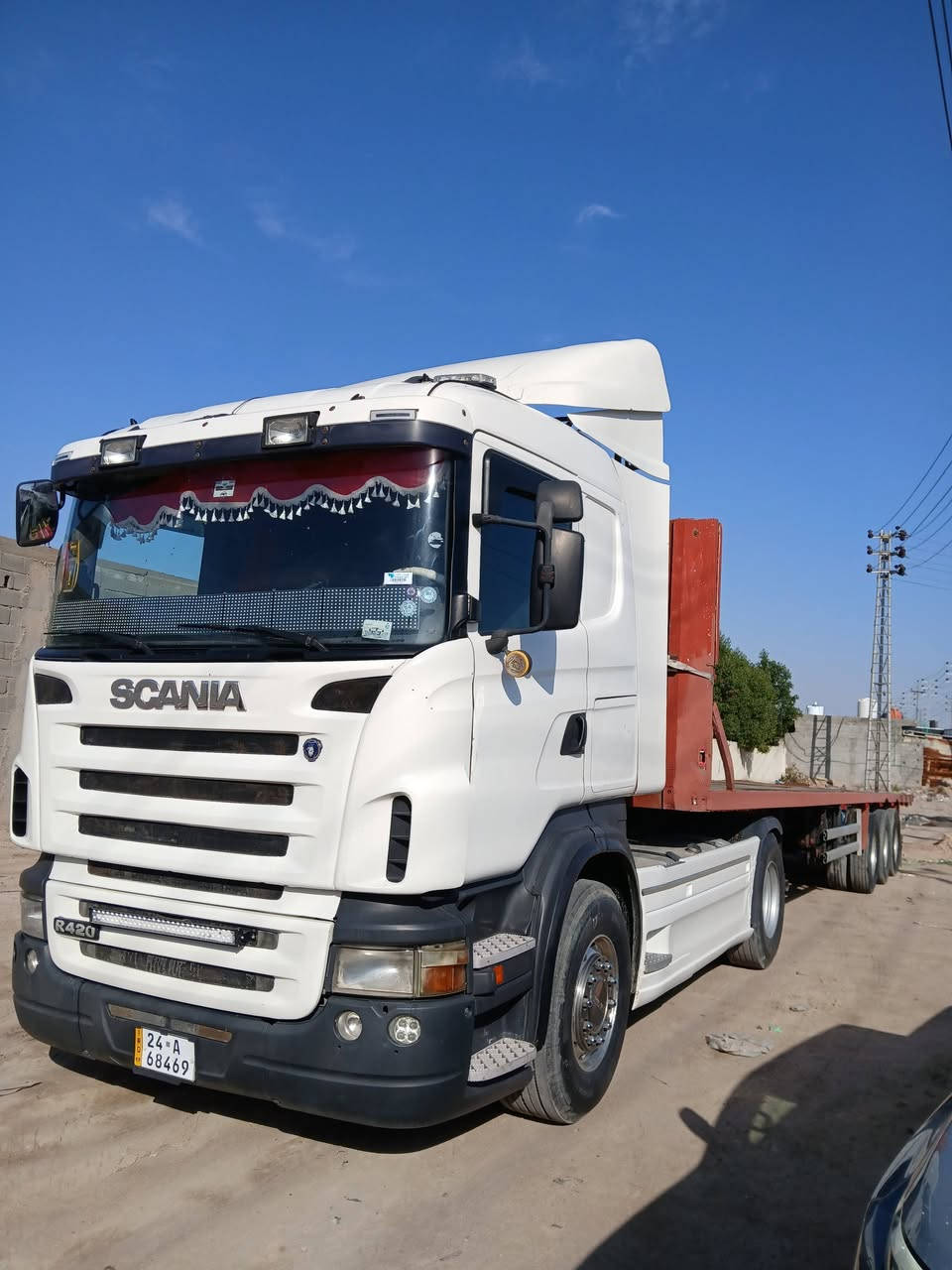 فلات مديل 2008  تخم تاير مكفولة كفالة عامة راس وعربانة  مزوج  عربانة مرسمهة عليهة 47 طن  رقم دهوك  :البصرة زبير ***********
