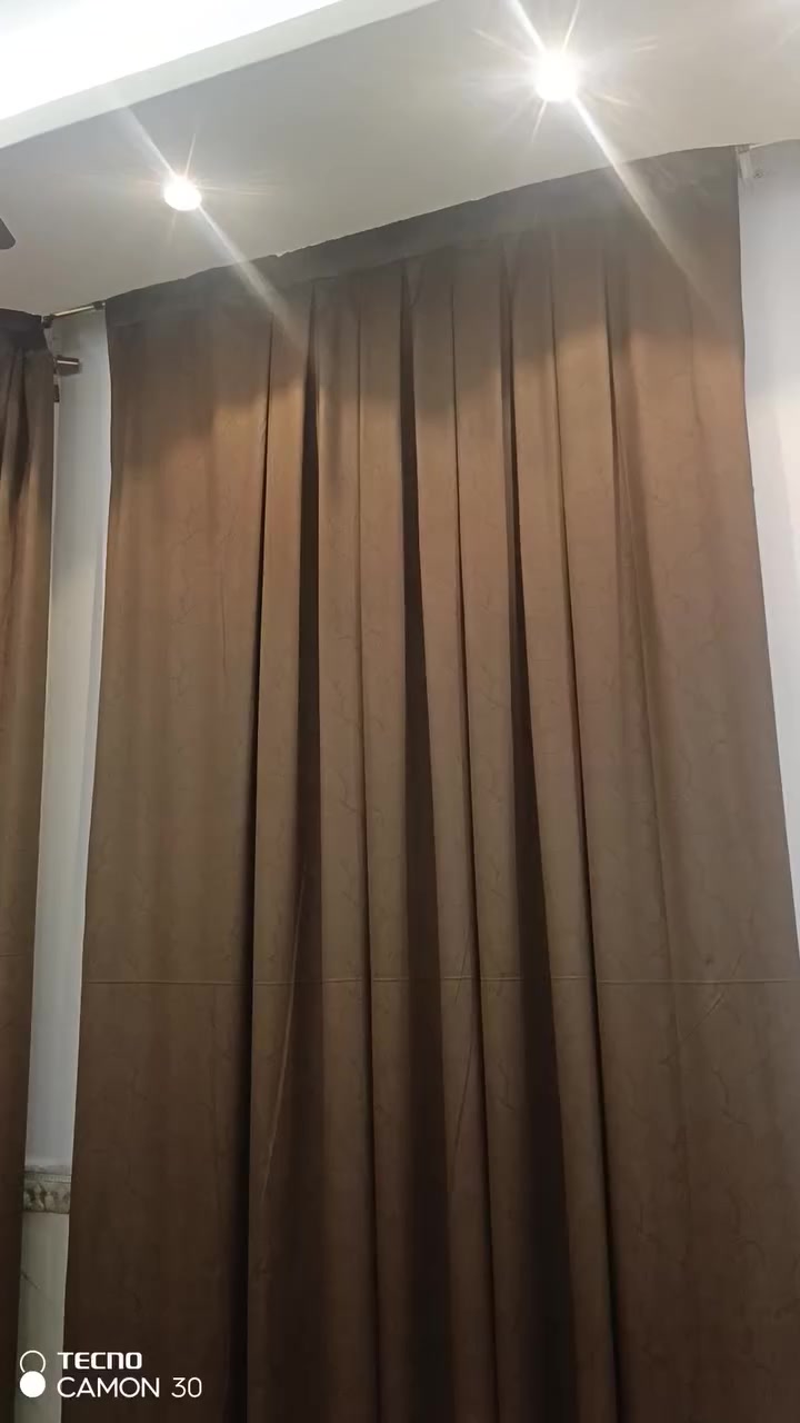 سلام عليكم بردات جدد معنه كلامه صارلي سبوع من فصلتهن  طول ٣٢٠عرض مكاني بغداد ام الكبر والغزلان ***********
