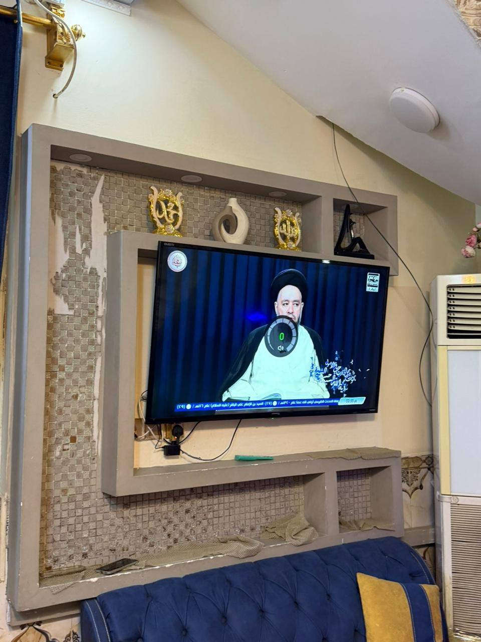 بيت للبيع100م بحي اور شارع سبيس 
مقابيل ملعب ناصريه الخماسي 
واجهه 10نزال10
عرض شارع 10م
بناء درجه اولى بناء2023
يتكون من جوه غرفه وصاله ومطبخ وصحيات واستقبال 
فوك 3غرف وصاله وصحيات 
سعر260مليون
للاستفسار وتساب ***********
