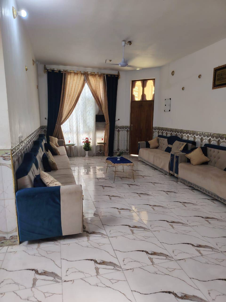 سلام عليكم بيت للبيع طابو صرف حي شاكر الحسناوي قرب المدارس الصينيه بناء حديث مساحه 260متر الواجهيه 13نزال 20 يحتوي ع ستقبال 8*4وكلدور هول 4*4ساحه درج 7*4غرف نوم 5ونص *4وثانيه 5*4 حمام 2*4 الطابق الثاني يحتوي ع بيتونه وغرفه 4*4
السعر 130وبيه مجال

الاستفسار ***********
ملاحظه البيت ينباع نقد فقط
