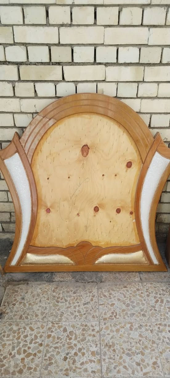 ميز مرايه تزكام لبيع كلش نضيف نقصه بس مرايه مكسوره
*********** نجف
