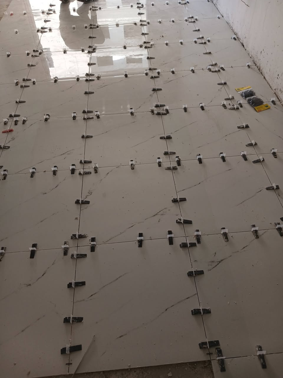 السلام عليكم كادر سراميك مصري وكاشي ومرمر وبورسالين وبايات شغل درجه اولي ع الليزرر الاعظميه بغداد متفرغ حاليا
الرقم به وتساب ***********
