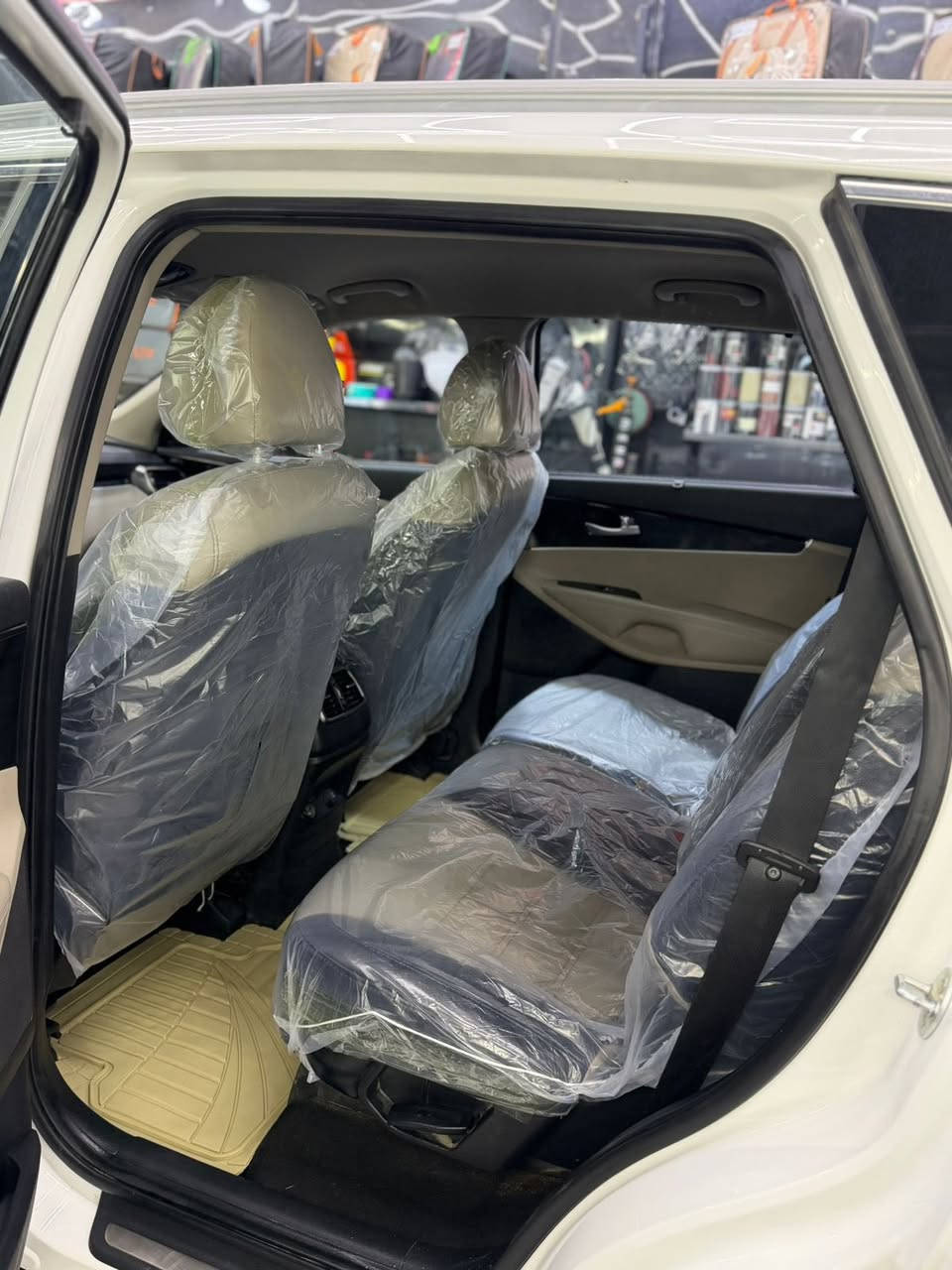 سورنتو 2020 رقم بصرة تحويل محرك 6 سلندر السيارة كفالة عامة عدا شخط بسيط وطخه مامبينه كير مكينه مكفول مواصفاتها حساسات امامية خلفية كامرة صندوق كهرباء 
بصمة كشنات كهرباء وباقي المواصفات المعروفة سعرها 268 وبيها مجال بسيط 
رقمي ***********
