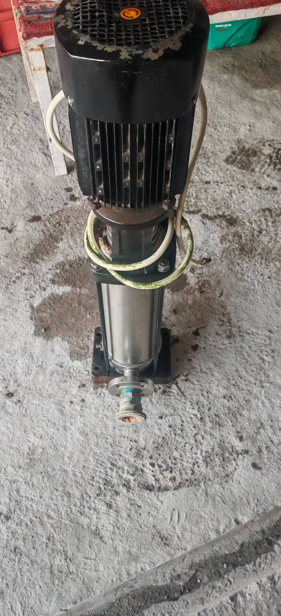 سلام عليكم غراض 
1مضخه ماطور جديد 5احصان سعره 350الف
 
***********
