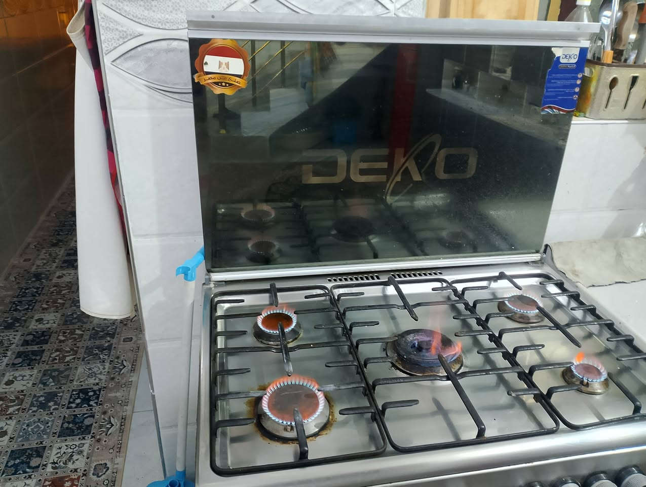 طباخ ديكو مصري خمس عيون وفرن فوك وجوة بحاله جيده السعر 350مجال بسيط ***********
