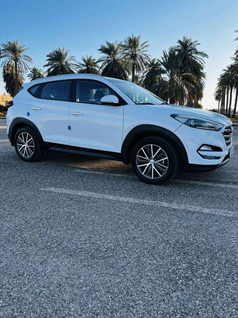 السلام عليكم توسان 2016 خليجي رقم بغداد الجديد نص فول السيارة خير من الله السونار مرفق مع المنشور السعر 163 وبيه مجال الرقم *********** مكاني بغداد حي الجهاد
