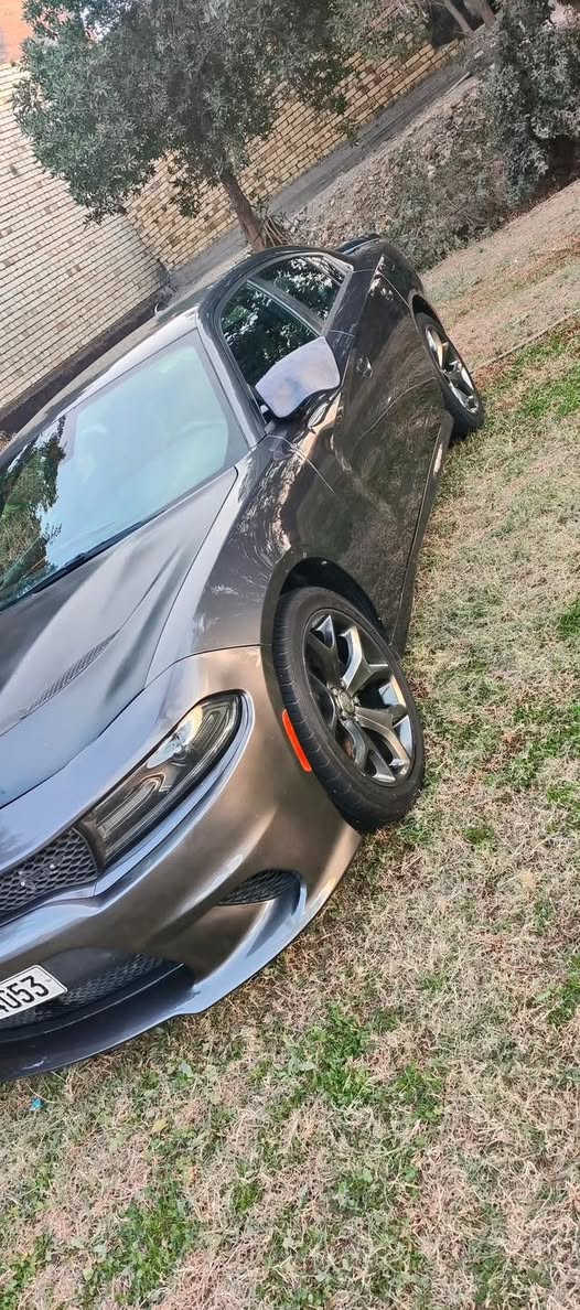 مراوس ب RT
ماعندي صور جديده الها
حالياً بيها وياله ويلد
السياره 3.6 موديل 15 
مراوس ب RT
ماشيه 188 الف كم
رقم بغداد بأسمي

***********
