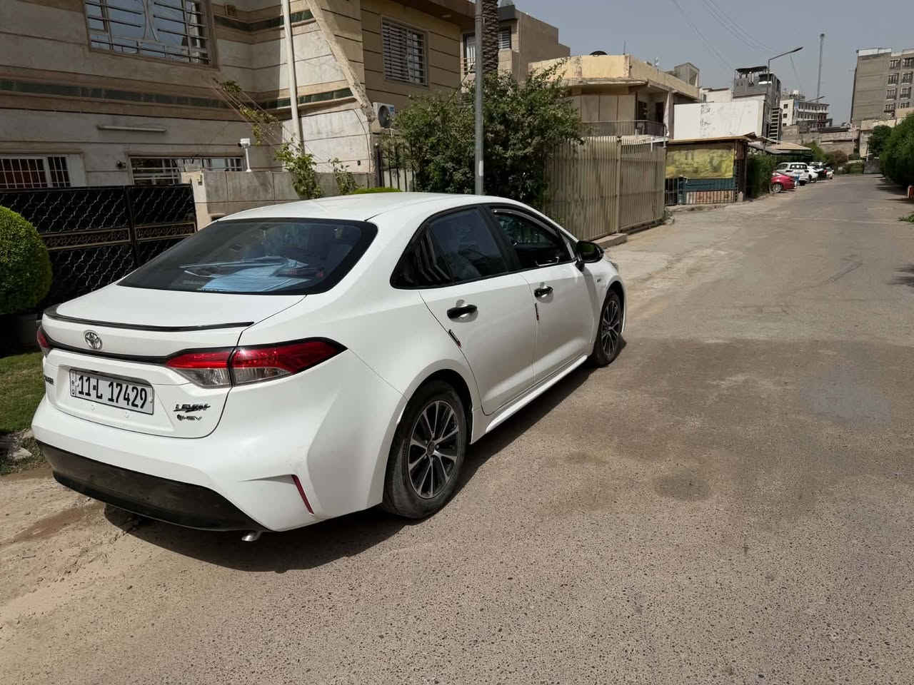 السلام عليكم كورلا هايبرد 2024 شكل الامريكي ماشيه 41 باسمي مكفولة عدا طخة بسيطه جدا بالجاملغ الامامي الأيسر موضحه بالصوره مواصفات فول بصمه فتحه راردار كشن جلد احمر  ومسستمه وجاهزة بدون اي نقص السعر 142 بيها مجال بسيط عنوان بغداد ‏‪0771 125 7631‬‏
