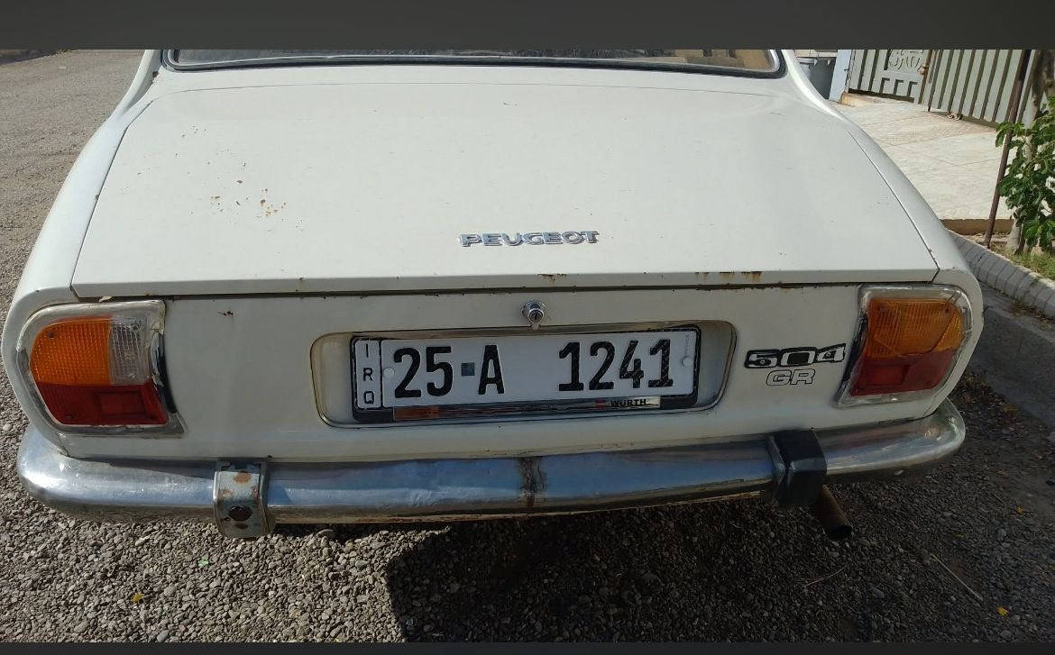 سلام عليكم للبيع بيجو موديل ١٩٨٢ شرط تحويل سنويه ورقم جديد مكينه وكير شرط مصبوغ عام جماليه وسعر ٥٠ ورقه وبيها مجال رقم ***********
