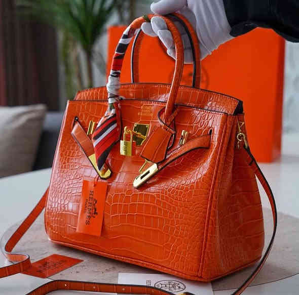 حجم وسط العرض 30 سم ارتفاع 25 سم  
#احذية_وحقائب_خالد خانقين مجمع شاكر رضا
 توصيل داخل خانقين وكل المحافظات 
واتساب *********** 
صفحتنا على الانستا 
‏https://www.instagram.com/khaled_bags_shoes?igsh=aHgzNnAyeDc0cGd1
السناب 
‏https://www.snapchat.com/add/khaledzahawe?share_id=GwP3kgwzTro&locale=ar-EG-u-nu-latn
التيك توك 
‏https://www.tiktok.com/@khaledzahawe?_t=8kEouIPTpO1&_r=1
الفيس 
‏https://www.facebook.com/khaledbagsshoes?mibextid=ZbWKwL
