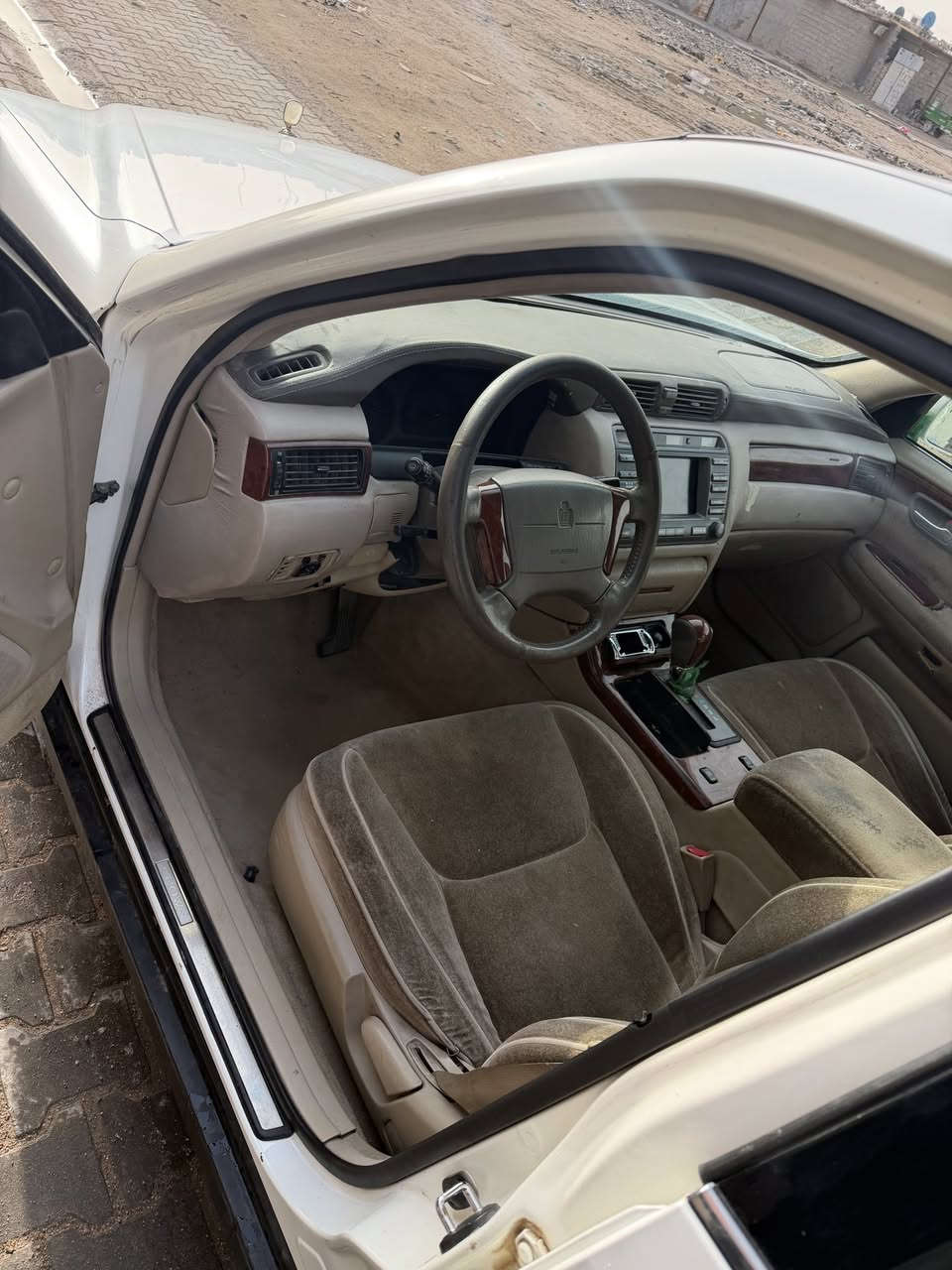 السلام عليكم جنون موديل 2002مواصفات دكمتين برده كهرابائيه عينه ليزريه شاشه كهرباىيات كله جاهزه محرك VVTفيشه وكلاص سياره ادوات بيه كصه قماره فقط بيع او مراوس مكانها بصره السعر 42وبيه مجال للستفسارهذا رقمي***********
