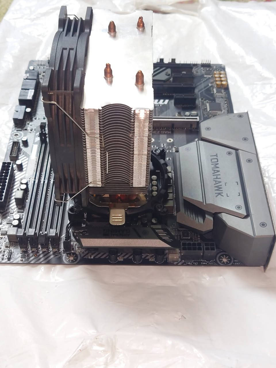 منصة أنتل ( معالج + مذربورد + مبرد غازي)
I5-9600k 3.7ghz 6 core
MAG Z390 TOMAHAWK
مبرد غازي
القطع نظيفة كما موضحة بالصور
ضمان على كل القطع .
السعر 200 الف


**إذا كنت صاحب هذا الإعلان وتريد حذفه لأي سبب، رجاءا أرسل رسالة إلى الدعم الفني**