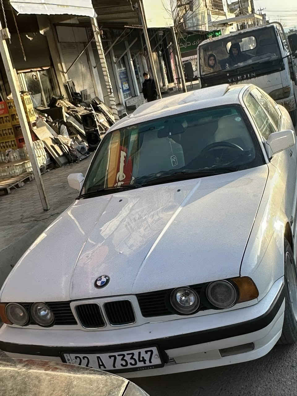 سه ره تا به ناوي خوا BMWبؤفروشتن
موديل ١٩٩٠مه كينه ٥٢٠گيرعادي بيلاد 
سه ناويوهه زاو هه مووشتيكي نويه 
به ناوخومه وه يه وه كلا په نجا بومور جيت ويست ئه وه ت بو ده كه م 
سليد
دووجام كارابا 
بوياخ بيلاد بوياخي نيه
سه ياره كه زور نومونه يه له جواني جالو ورده شوختيشيني زور جاهيزا مالي دووسته
عه يناو كلاجي تازه گوراوه 
جوار تايه و ويل لوك 
ته حويل موس براوه به شه رت 
گيروماكينه به شه رت ١٠فيته ر
بجوك ترين عه يبو سه ت دوولار بشكينه
 سحري خوار هه موو بازار ٥٣مه جاليكه م
بوزانياري زياتر ته له فون كان مشته ري نيت سه روخوتو منيش مه هيشينه له گه ل
ريزم 
ژماره ***********
***********

