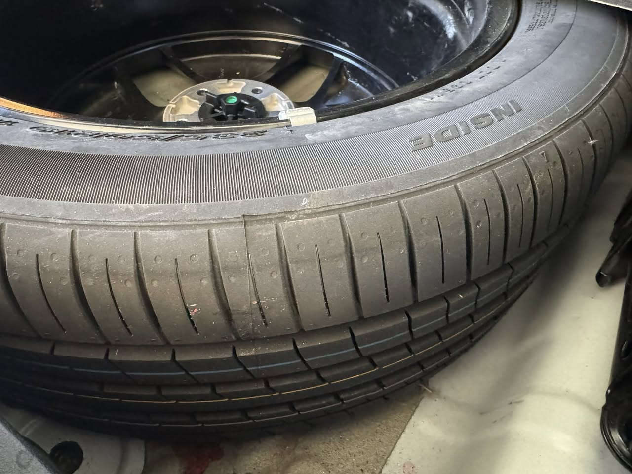 سلام عليكم
سبورتج فول داخل زيتوني موديل ٢٥

سعره ٢٤٠قفل

ماشيه ٢٩

مكانه بغداد الغزاليه

***********
