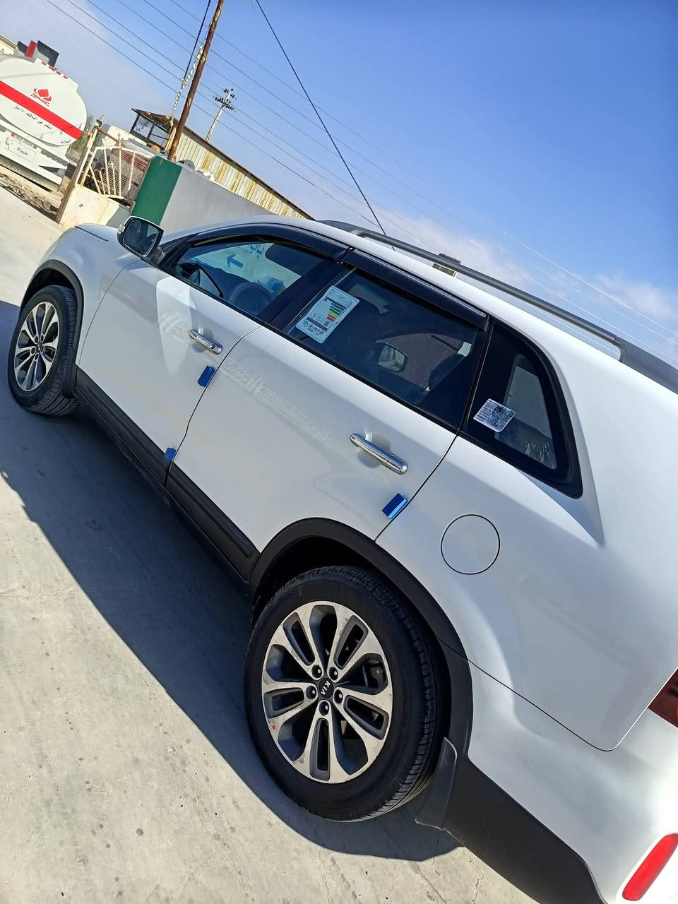 يالله يالله يالله السلام عليكم سورنتو2014 خليجي رقم بغداد دولي بأسمي مكفولة كفالة عامة حتة من الشخط سيارة تحفة شرط انظف سيارة بمديلها شرط تخم تأير وباتري جدد ودوشمة جديدة مكينة ٢٤٠٠ دوش المرغوب على الشركة مامفتوح بيها برغي حدادية جديدة عمومآ كلة على الشركة  السيارة ماشية ١٢٧ الف تدك جرس بال ١٢٠ حساسات وكاميرات خلفية أمامية برد بلاد شاشة كبيرة تحكمات ستيرن منظم سرعة جهاز تقليل الوقود اشاير بالمري مري كهربائي سبعة راكب ثلاث قطع تبريد ... سنوية لسنة ٣٠. وسعرها ١٨٢ ورقمي *********** الأثير ***********.... مكان السيارة ديوانية... شافعية.. واسف على الاطالة....
