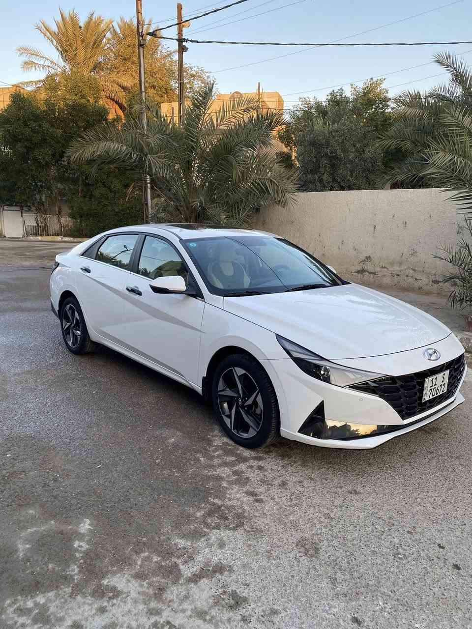 سلام عليكم
 النترا موديل 2022 خليجي
مكينة 2000 ام الضمان 
فول مواصفات الخليجي
ماشية 57 الف 
بيهة مكانين بارد فقط 
السعر 180 وبيهة مجال
مكاني بغداد 
رقم الهاتف :***********
