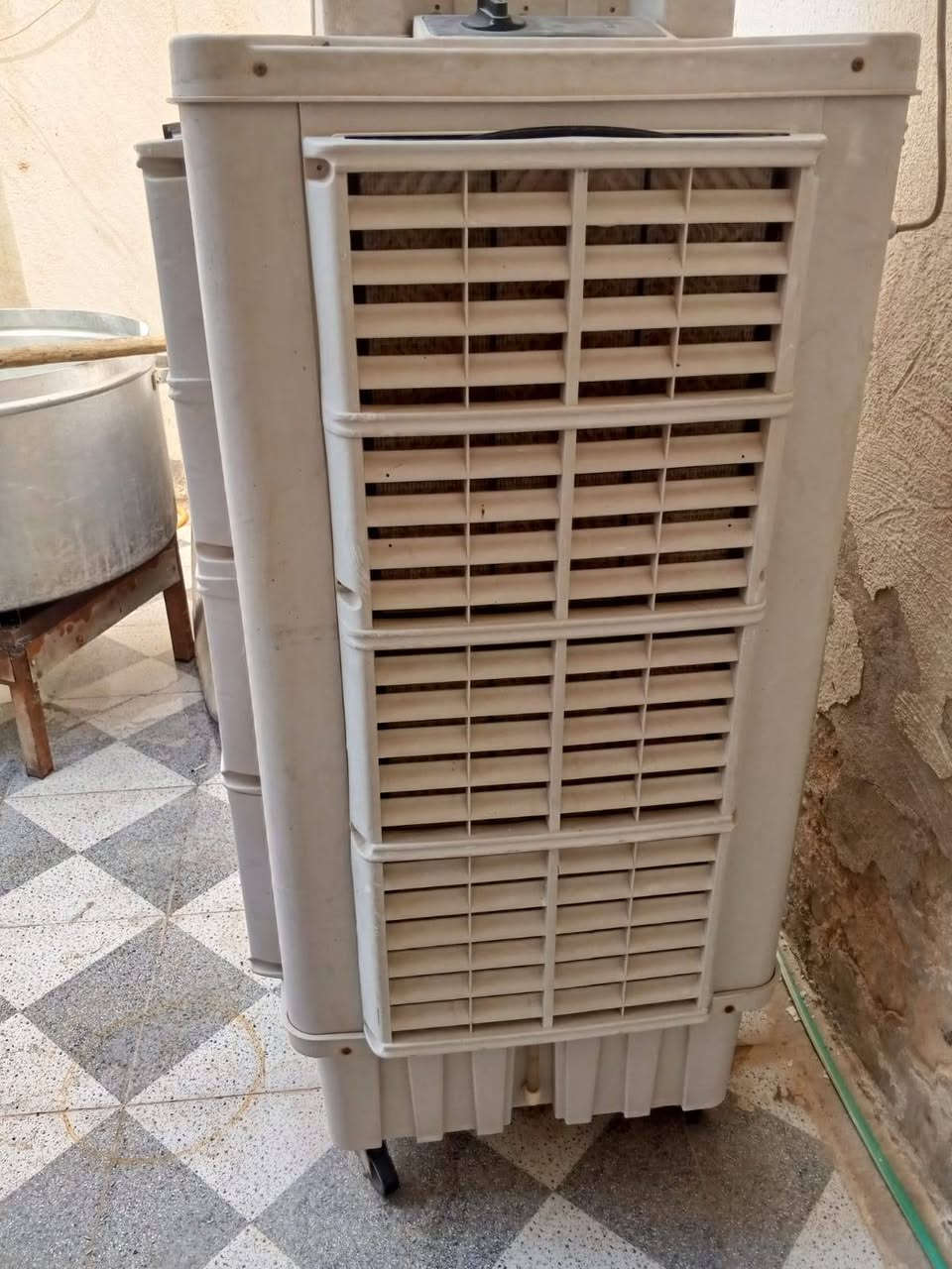 مبرده للبيع شغاله وكل عطل مابيه كلها بلاديه السعر240 ***********
