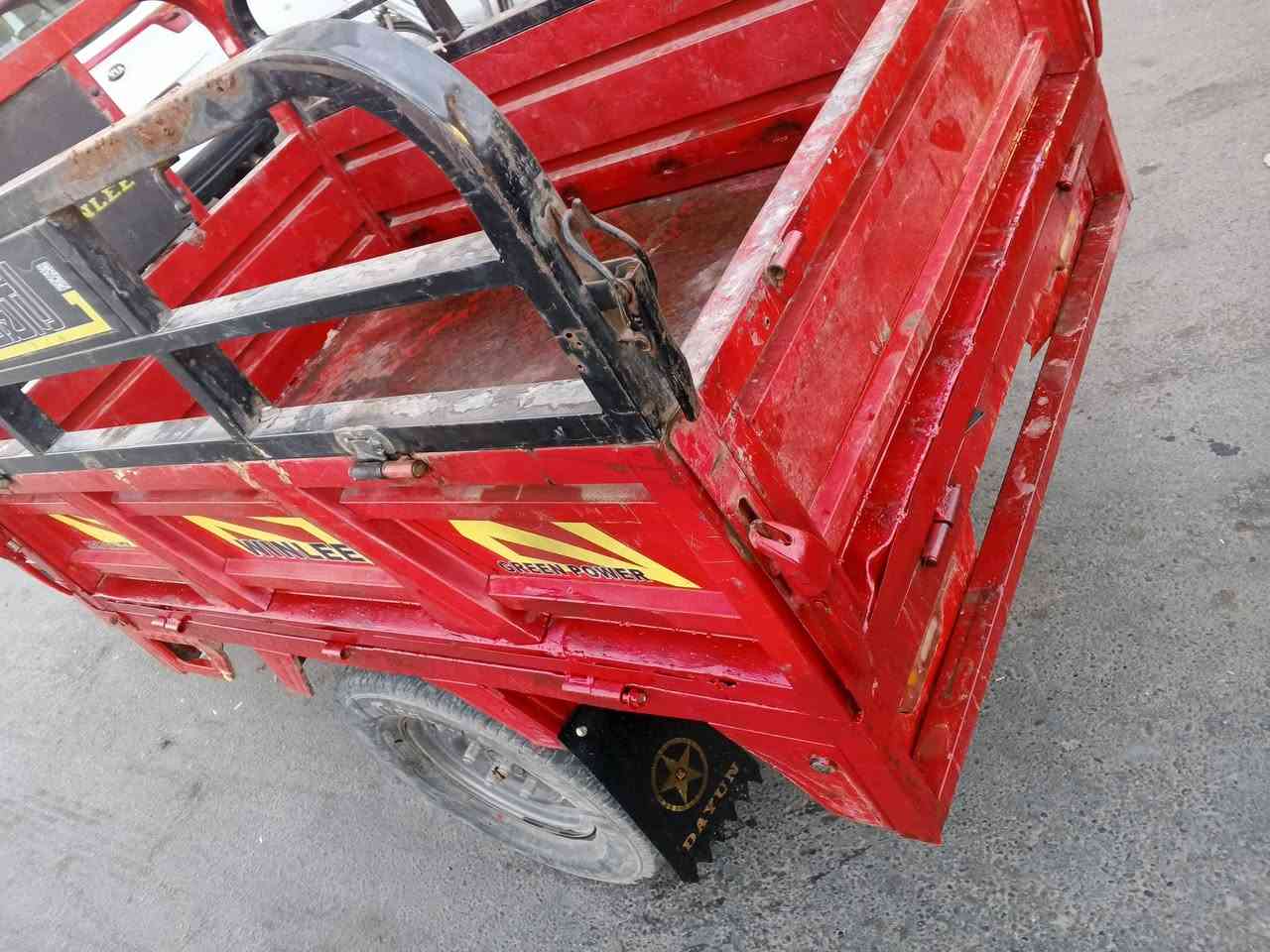 السلام عليكم ستوته للبيع حجم وصط نضيفه 22 تايرات ستوته عاليه جوبلس جدد كله شغاله  كهرباءت بطاريات ممتازه السعر 750 قفله حجم وصط شراي مكاني بغداد شارع النضال هذا رقمي ***********
