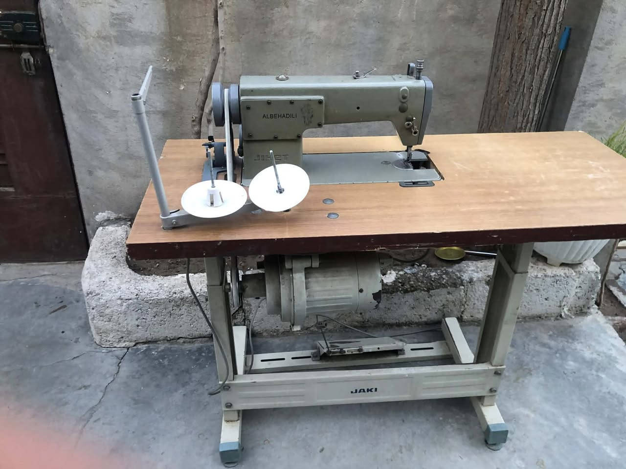 مه كينه ى خه ياتى بؤ فرؤشتن ماكه ى جاك زؤر مه زبوتو بيكيشه يه نرخى ١٧٠ هه زار له سلمانيم ***********
