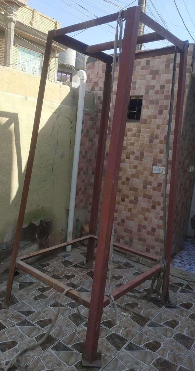 السلام عليكم ركابه مال تانكي مي ارتفاع3متر   للبيع 75وبيه مجال 
***********
