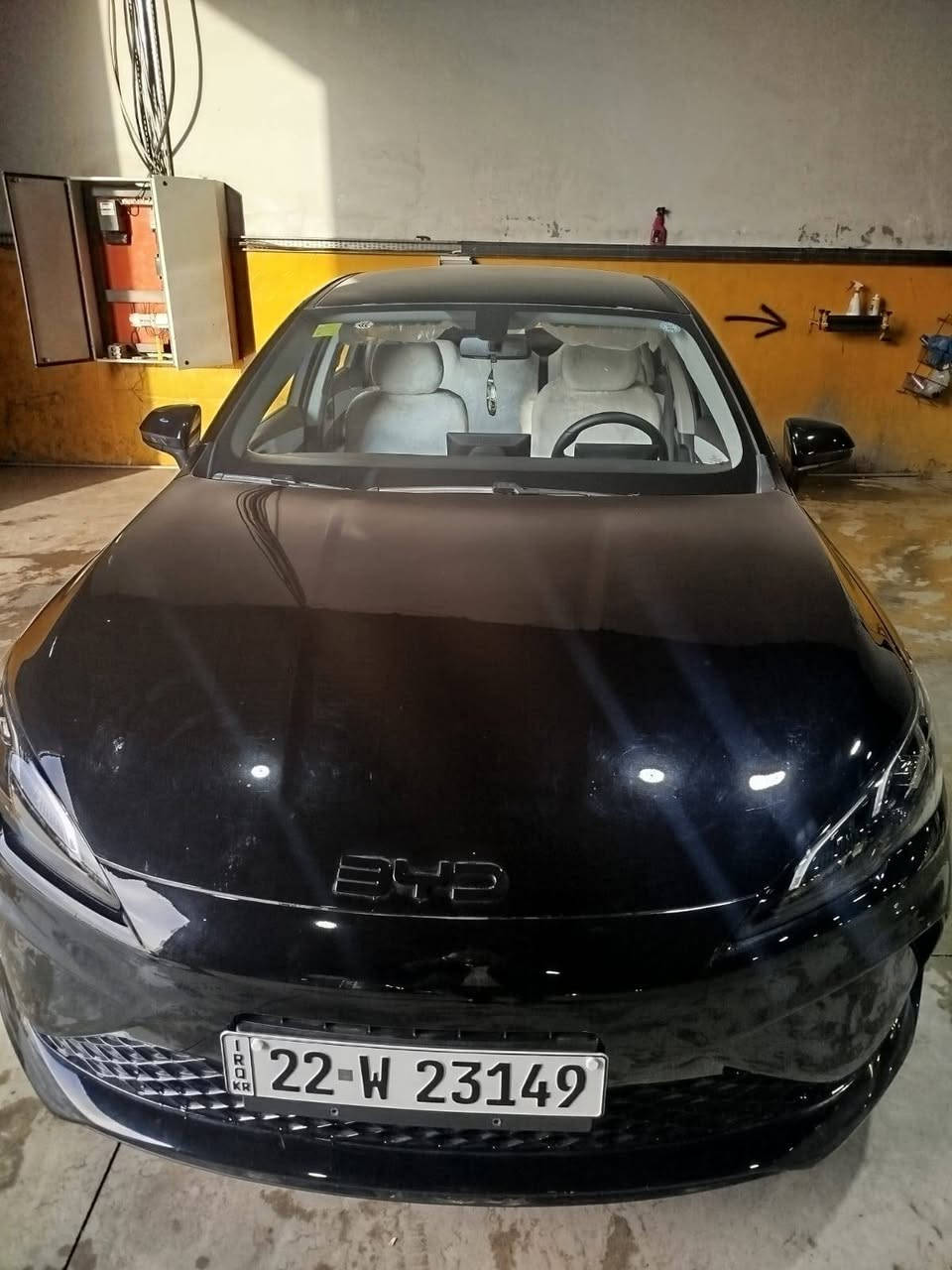بیوایدی سیڵ 05 
مۆدیل 2025
مواصفات فول ویل کڕۆم بەس سڵایت نیە
8000هەزار ڕۆیشتوە
یەک دەستە سیارەکەی هی معڕەز نیە
کارەبایات و گێڕو مەکینە هەمووی بەشەرت
نرخی 136 $ مەجال
***********
