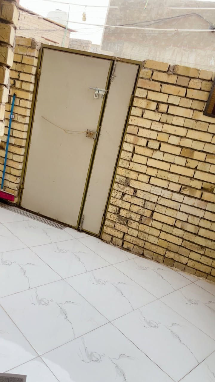 السلام عليكم بيت بل زعفرانيه شارع الكهرباء فرع ملعب علي حيال ١٠٠ متر طابق واحد بناء ٢٠٢٥ بيت جديد للاستفسار ***********
