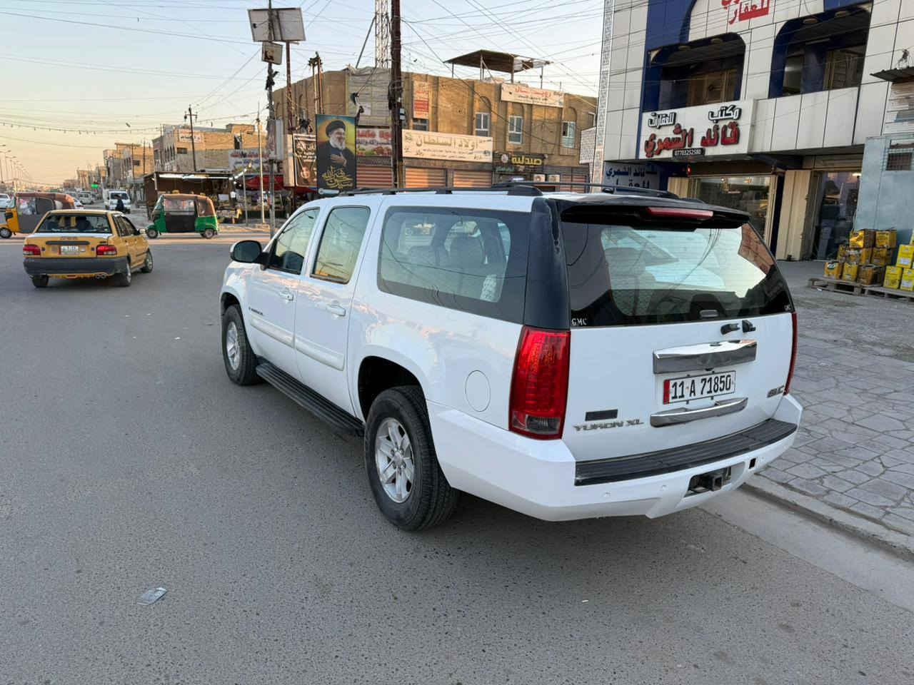 السلام عليكم يوكن 2009 للبيع مصفرة  هيئه وغرامه  سيارة جاهزة من كلشي ماتصرف عليهه الف دينار حادث مالته جاملغ امامي  فقط بدون داخل بيهه قطعه ثانيه مصبوغه اثر شخوط ودعاميات مصبوغات بلاستك سيارة سوبر بأن البلاد هورن بلادي اصلي تشغيل عن بعد سيارة داخل عسلي واسود لونين  بيع او مراوس حسب القناعه مكان السيارة بغداد تقاطع درويش للتواصل عليه هاذة الرقم *********** السعر 140$
