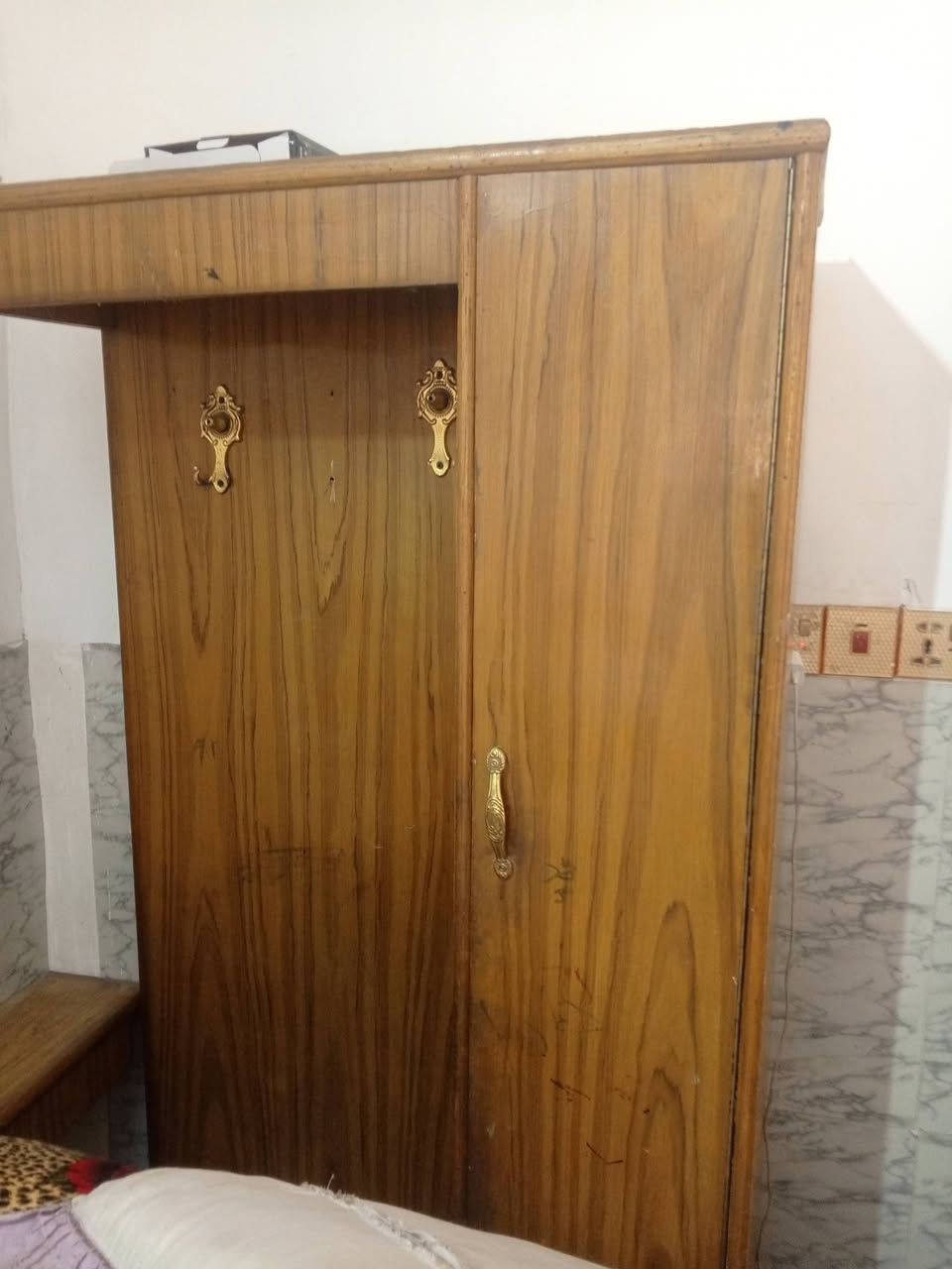 السلام عليكم غرفة نوم مستعمله للبيع 
كربلاء طويريج السعر 300وبيه مجال 
***********‬‏
