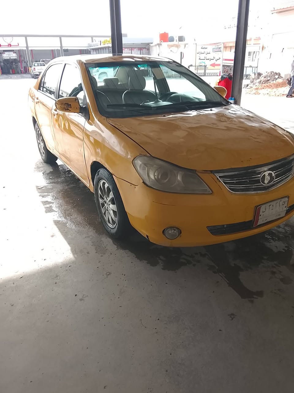 سلام عليكم بي واي دي 2015 مكينه كير جدد تبريد ثلج كهربائيات شغاله بأسم بنيه رقم بغداد ما اندل راعيها عندي بس المستمسكات ابيعلك كوم حديد اكفلك سرقه وعشائر فقط 28 وبيها مجال عنوان البصره ***********
