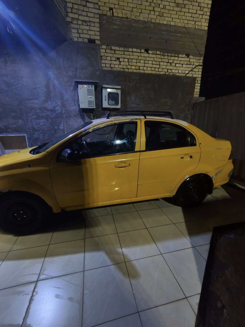 السلام عليكم افيو وارد امريكي اوتوماتيك رقم ديالى موديل 2008 فاقدة نمرة الرابعة مكاني بغداد الامين ابيع واقع حال السعر 40 ورقة للاتصال ***********
