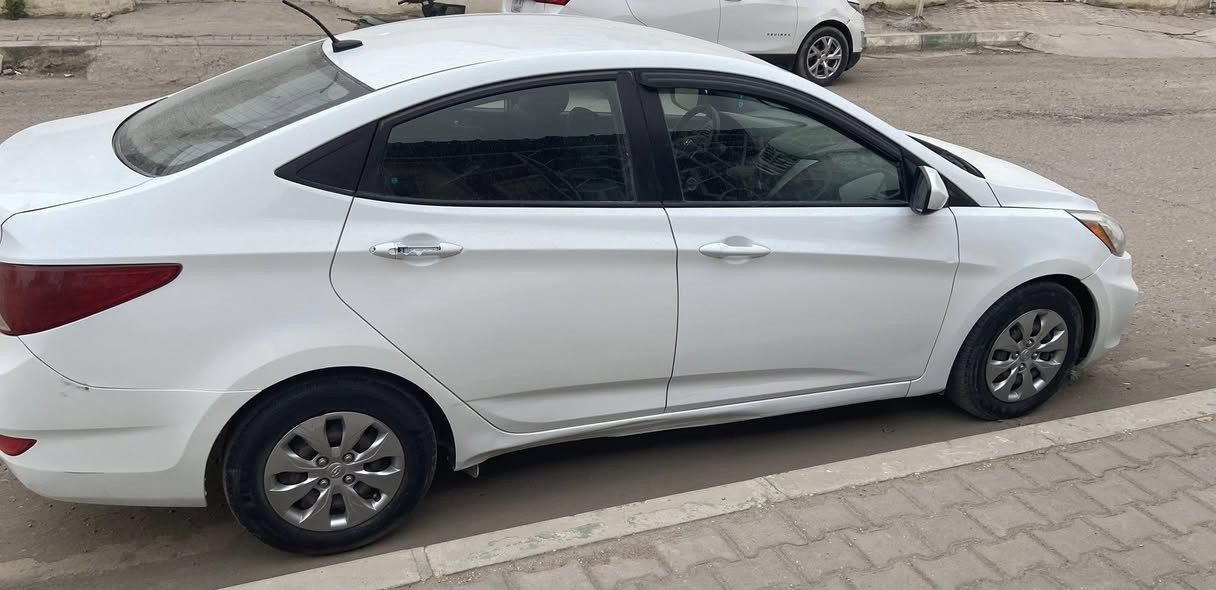 سلام عليكم هونداي اكسنت محرك 1600 GDI وارد أمريكي ماشية84 ألف و قابلة للزيادة امصلح بيهه باب و جاملغ صفحة الصدر و معدلة على الحار و مصبوغة بدون إرباك استعمال نسائي ضربته من امريكة باب جنطة و معدلة على البارد مع الدوسة سعرها 100$ أو بيهه مجال بسيط للشراي *********** غير متواجد على الفيس
