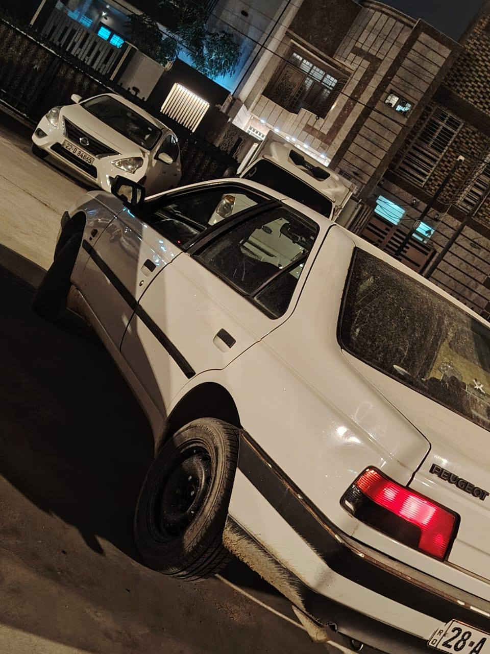 بيجو 405 رقم نجف انگليزي موديل 12 سيارة جاهزة مكينه وكير وتخم تاير تبريد كلشي شغال
بيها جاملغ وبنيد صبغ بدون دواخل 
مال جناي ماشيه 180 حقيقي 
سعر 42$
مجال قليل 
*********** للاستفسار
