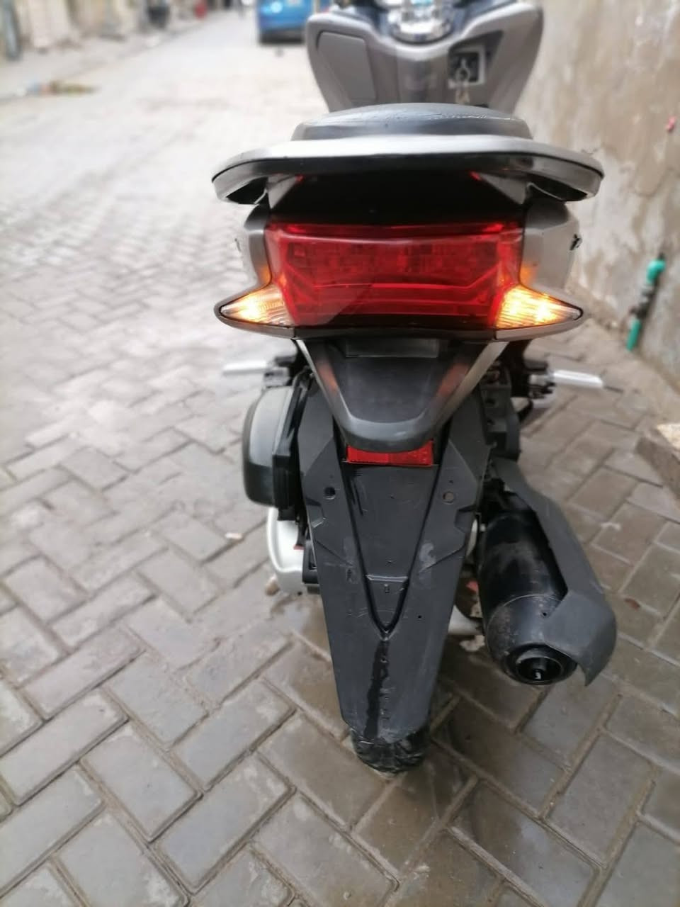 السلام عليكم pcx جيل ثاني ياباني مكينه 150 للبيع السعر ٩٠٠ وبيه مجال كوم حديد بيه عقل ضارب الدراجه شغاله بس تقطع


**إذا كنت صاحب هذا الإعلان وتريد حذفه لأي سبب، رجاءا أرسل رسالة إلى الدعم الفني**