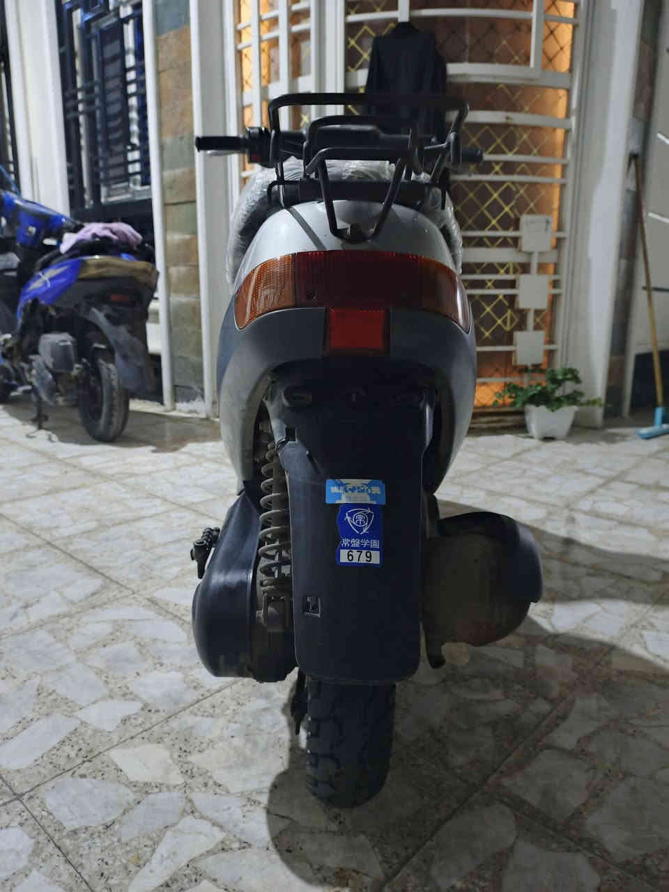 دراجه بطة لون رصاصي للبيع
كلشي شغال دراجه حلوة اخت الجديد 
مكينة صوت ناعم ما ينسمع 
اشاير لايت كلشي شغال ما بيها اي نقص تجي تفحص 
وتشوف بيها ورقة شراء  مكاني كربلاء السناتر 
سعر ٦٠٠ قفل قفل
***********
تواصل واتساب او اتصال فقط❤
