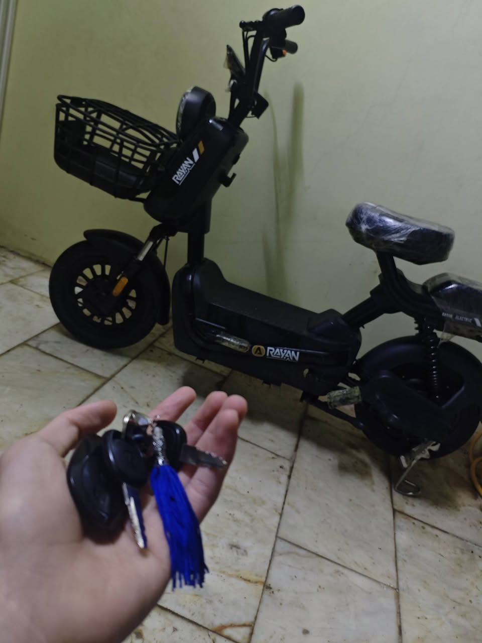 دراجة شحن حجم 14 للبيع
استعمال قليل جدا مماشية 
سويچات ثنين للتشغيل وايضا تشتغل وتطفى بالبصمة
الدراجه نضيفة جدا بطاريات بلادي ومماشي بيها والملف ايضا 
سعر 275 وبيها مجال
مكاني عداله


**إذا كنت صاحب هذا الإعلان وتريد حذفه لأي سبب، رجاءا أرسل رسالة إلى الدعم الفني**
