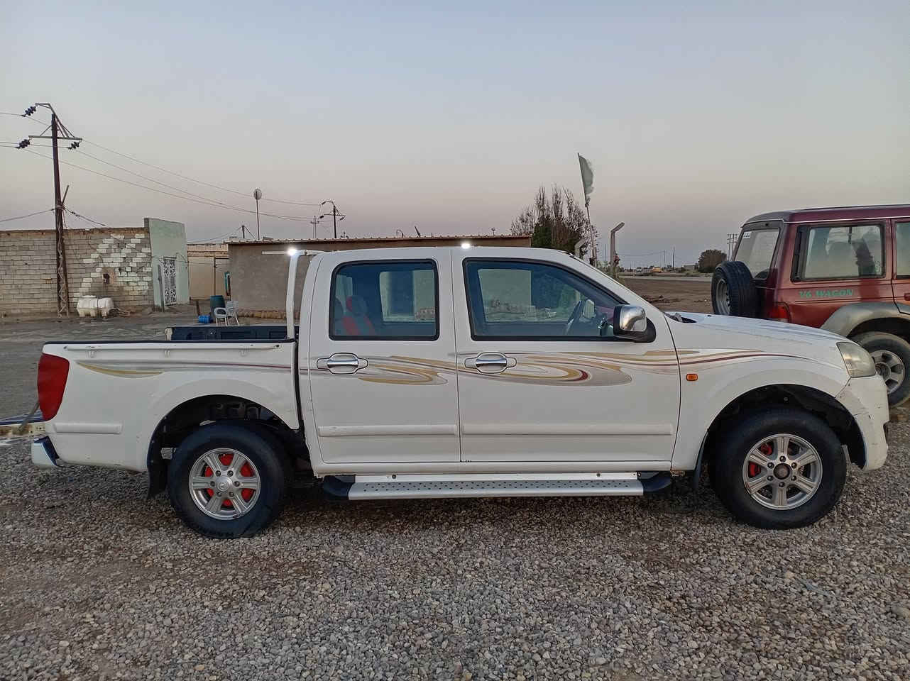 السلام عليكم
للبيع گريت ويل ٢٠١٤ سياره نضيفه وجديده تبريد مكينه گير شرط رقم انگليزي شرط المداور تخم تاير جديد سياره مكفوله من الضربه القويه ولصبغ السعر ٨٣ وبيها مجال العنوان الديوانيه أل بدير *********** أتصال
