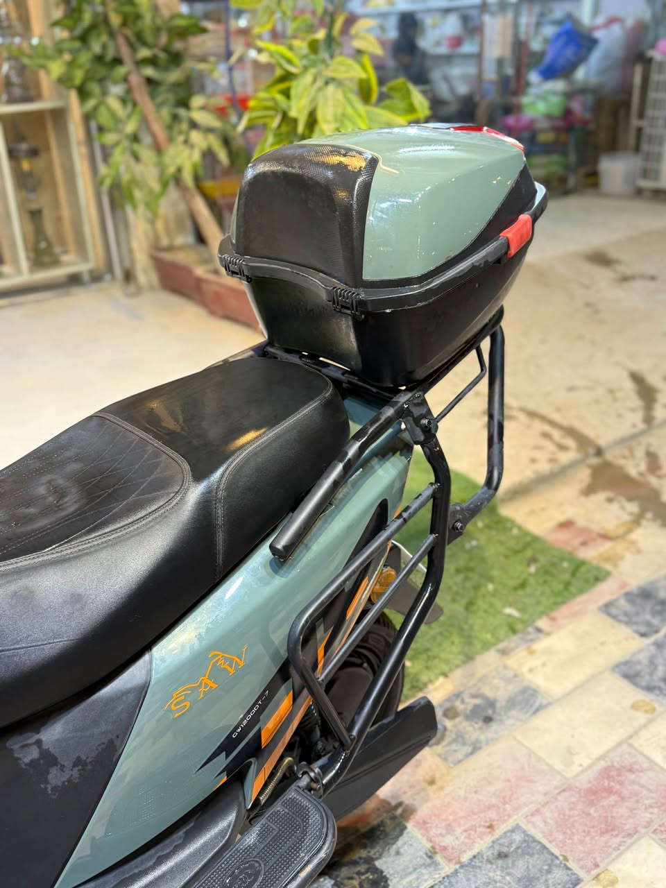 دراجه شحن بعدها جديده بيها وصل من الوكيل 
مستعجل ع بيعتها 800الف 
*********** النجف, العراق
