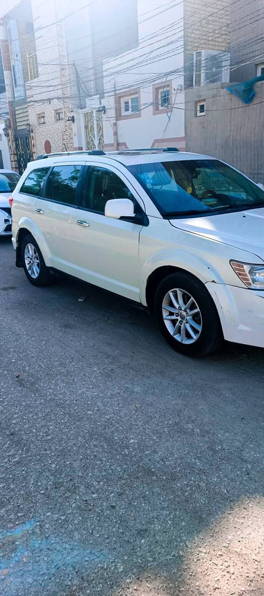 السلام عليكم
دودج جورني 2014 Limited فول الفول – أعلى فئة

حدادية جديدة

دواخل بيج نظيفة

شاشة كبيرة

تشغيل بصمة + تشغيل عن بعد

تحكمات كاملة بالستيرن والمرايات

فول حساسات خلفية + كاميرا خلفية

السيارة نظيفة شوفت عينك، فحص وين ما يعجبك، حتى السونار قدامك موجود

بدون إيرباك

📍 مكان السيارة: النجف الأشرف
📞 تلفون: *********** (واتساب موجود)

السعر المطلوب: 110 وبيها مجال للطيبين.
