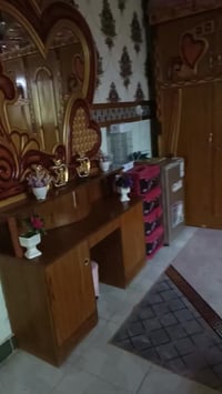 غرفت أخشاب لبيع سعره٣٠٠ ألف قفل عنوان بغداد حسينية قرب شارع المرور رقم...