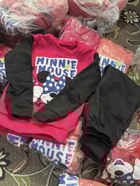 ٣ درزن لەم قاتانەم ماون بەیەکەوە ئەیفرۆشم دەرزەنی ١٢ قات تەنها بە ٢٤ ه...