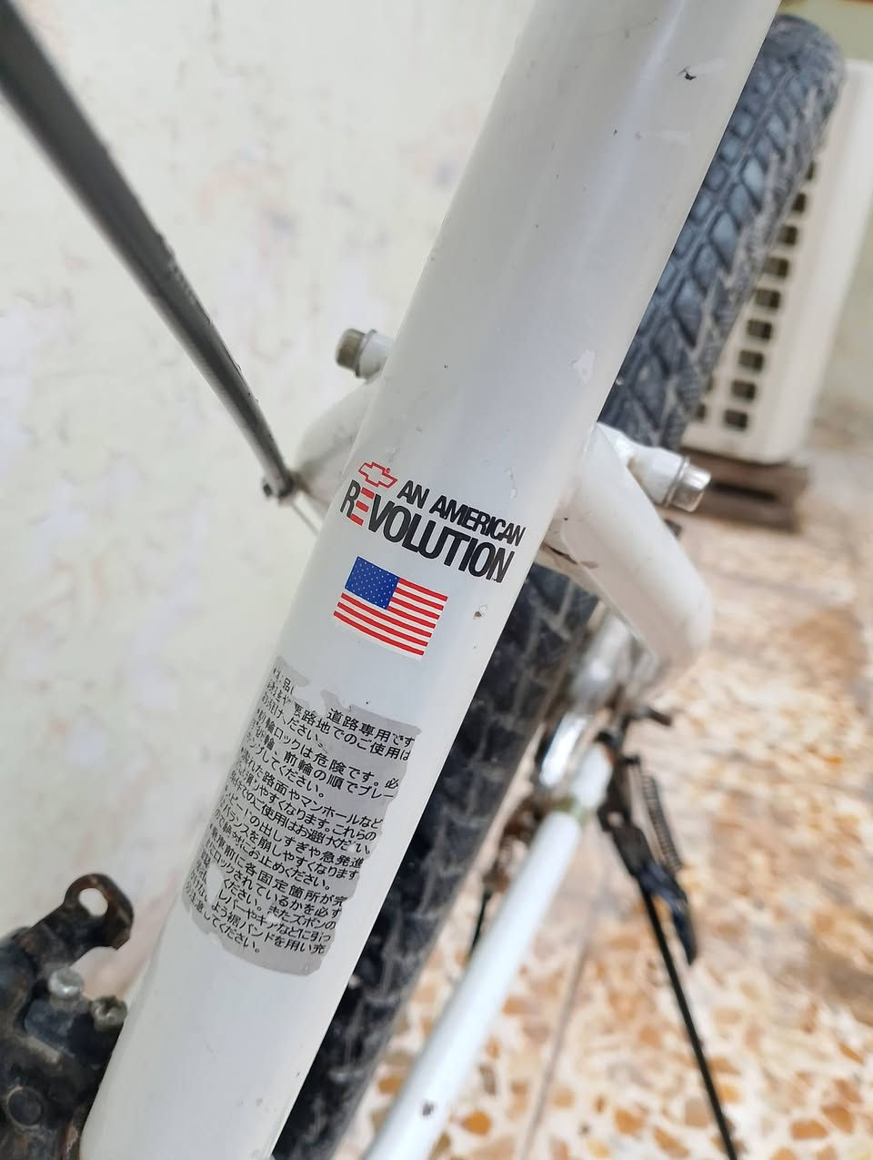 السلام عليكم اصحاب الذوق الرفيع دراجة هوائية (بايسكل) 
نوع شوفرليت امريكي ثقيل 
كيرين لشة لا كسر ولا لحيم بايسكل جديد
سعرو 85 
للتواصل: *********** للمكالمات
او *********** واتساب
