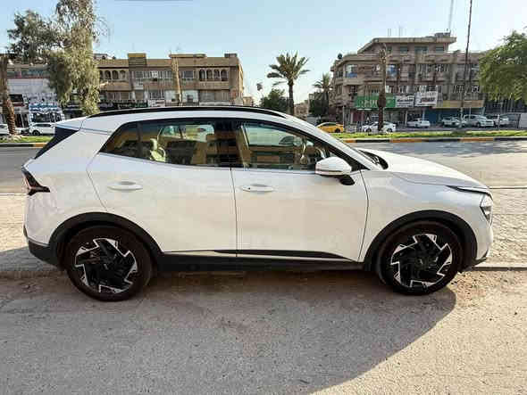 السلام عليكم  ‎
كيا سبورتاج 2024 رقم اربيل
(مواصفات جيتي لاين )فول 1/1 
زيرو ماشيه 4 الاف 
السياره كفالة عامة
بانوراما
الكشنات جلد وكنتار
تدفئة وتبريد بالكشنات
شاحن تليفون واير ليس 
‏‎ الانارة الداخلية LED
حساسات وكامرات 360
وبعد بيها هواي مواصفات
السعر 250 وبيها مجال 
مكان السياره بغداد شارع فلسطين
*********** بغداد
