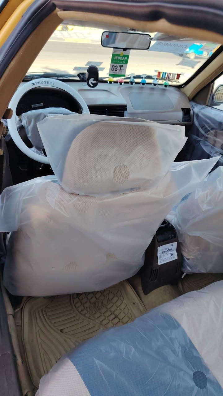 سلام عليكم للبيع بيجولميس موديل ٢٠١٦دشبول عالي شاشة تاب امدوشمه عام منظومة غاز شغاله مصفره هياءه وغرامات رقم انكليزي مكينه كير صدرتبريد تخم تاير عارضه ٤٧مكاني بغداد***********
