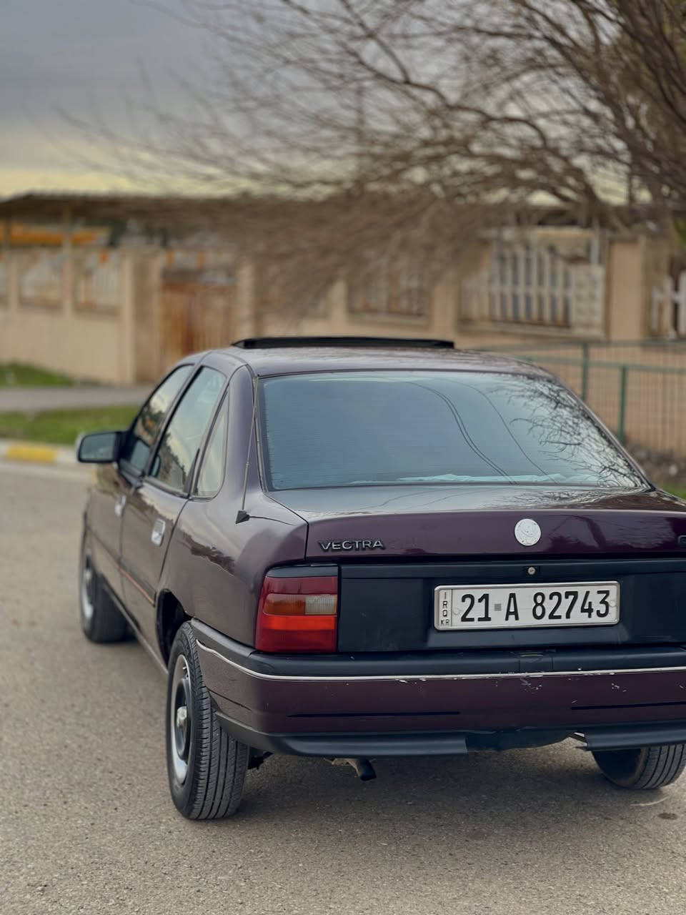 سلام عليكم اوبل فيكترا موديل 1992  حجم محرك 20   تاخم صدر جديد كله شغالة  4تايرات جديد بطارية جديد سيارة رقم سليمانيه  دفتر بنزين سنةويه جديد لحد 2028 باور ستيرن  قفل مركزي  سعر 45 وبيها مجال للطيبين  ***********
